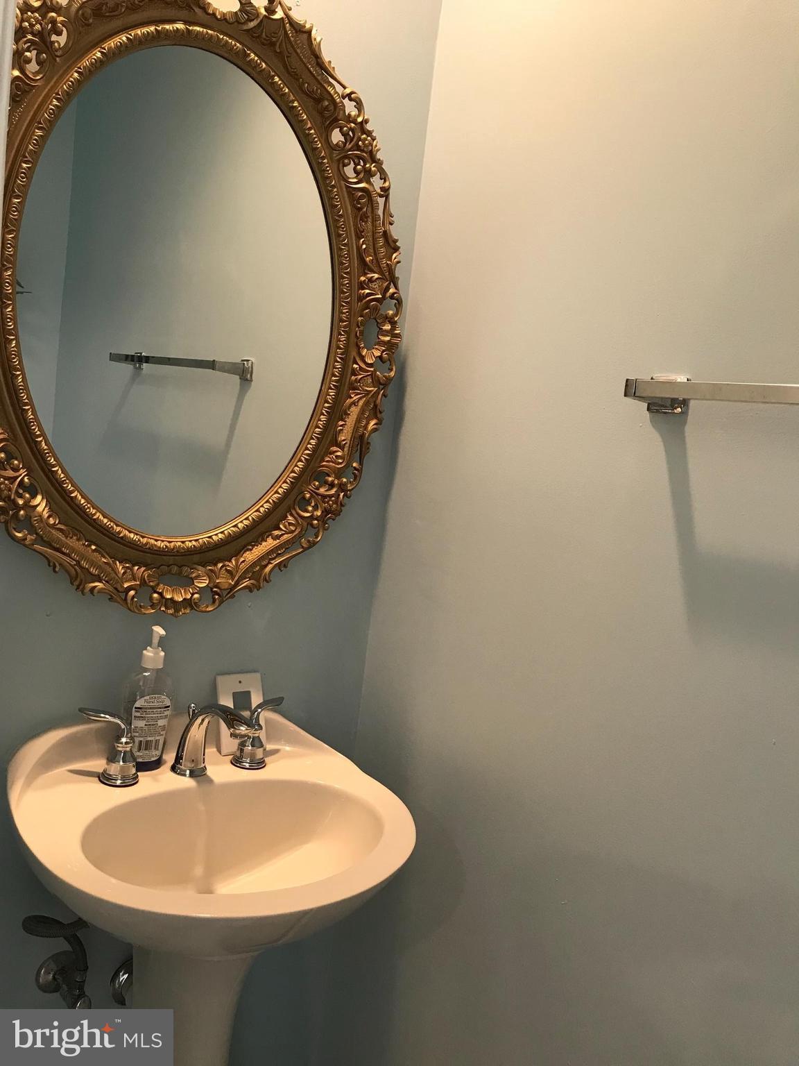 VALLEY STREAM ESTATES - Residential Lease