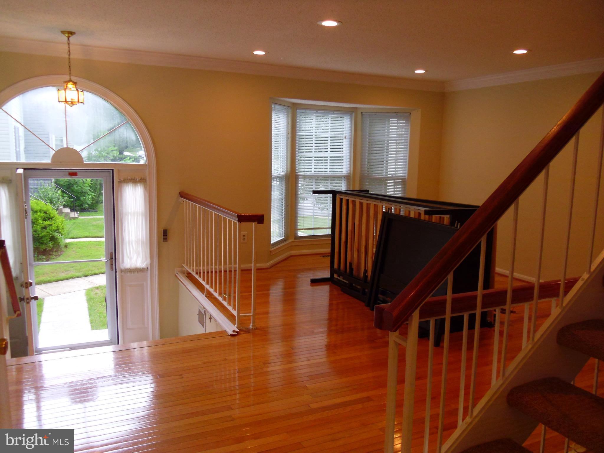 VALLEY STREAM ESTATES - Residential Lease