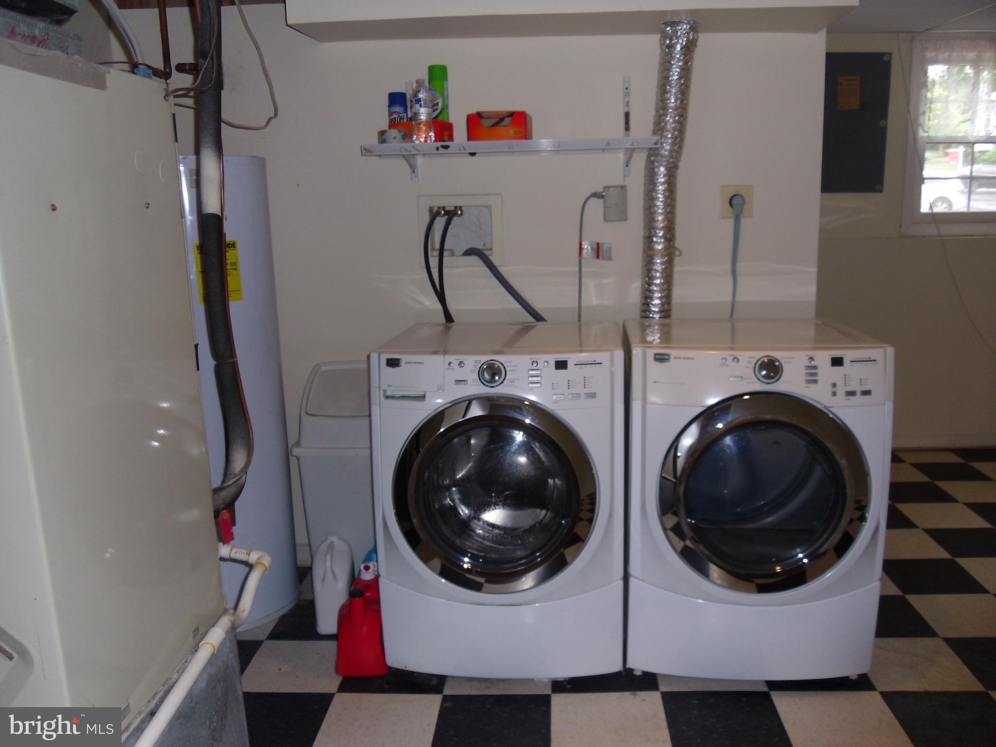 VALLEY STREAM ESTATES - Residential Lease