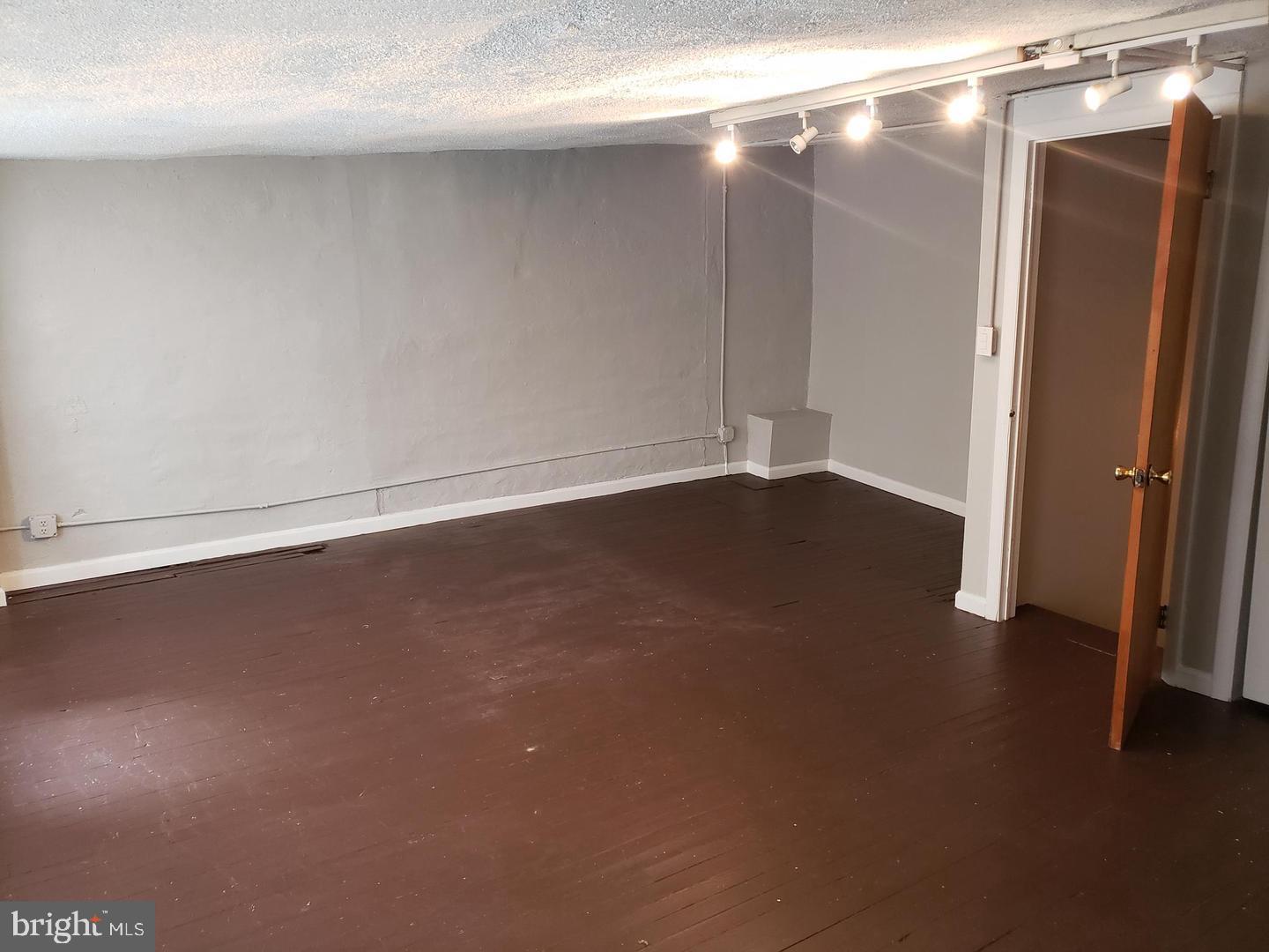 OLD CITY - Residential Lease