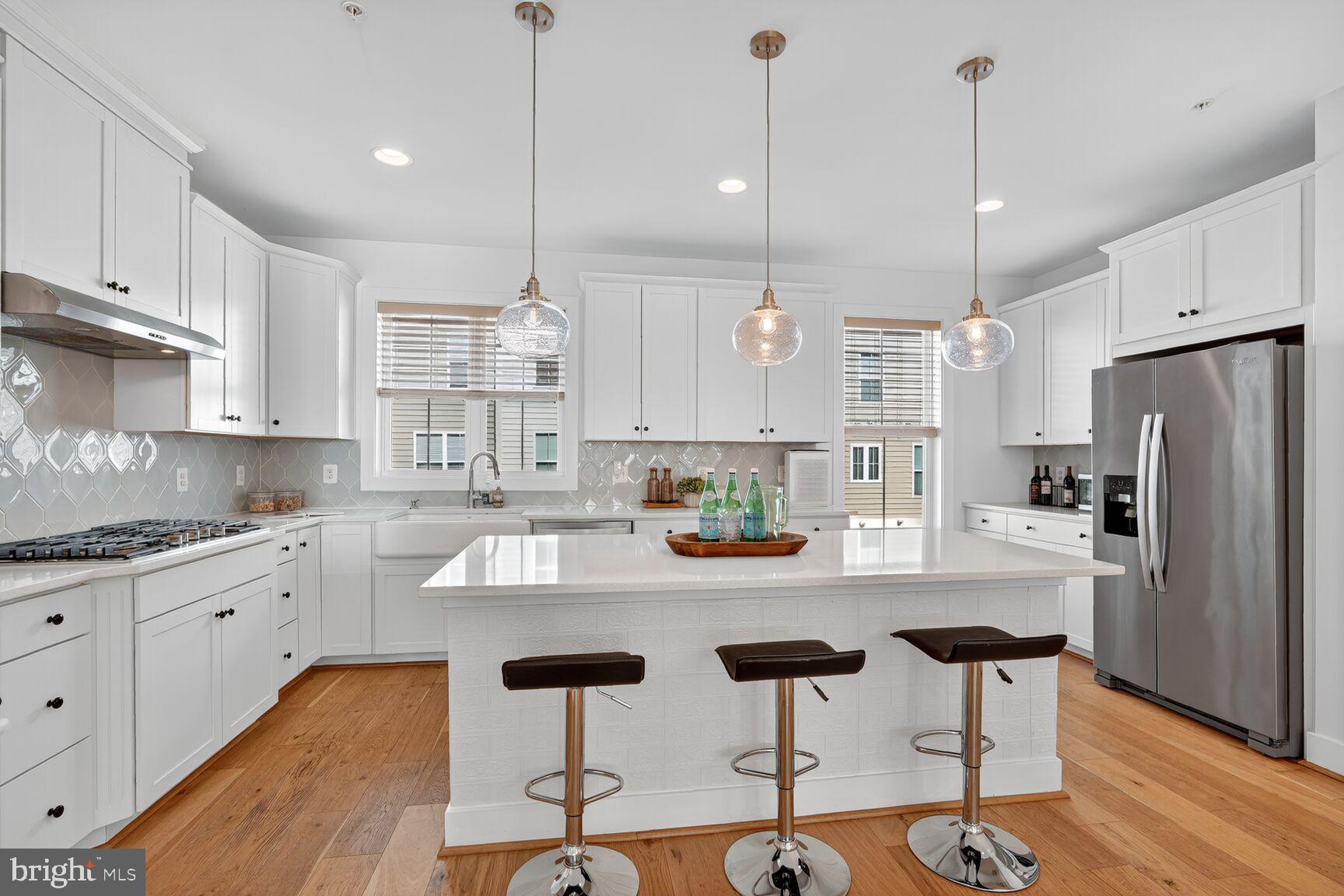 GLENMONT METROCENTRE - Residential