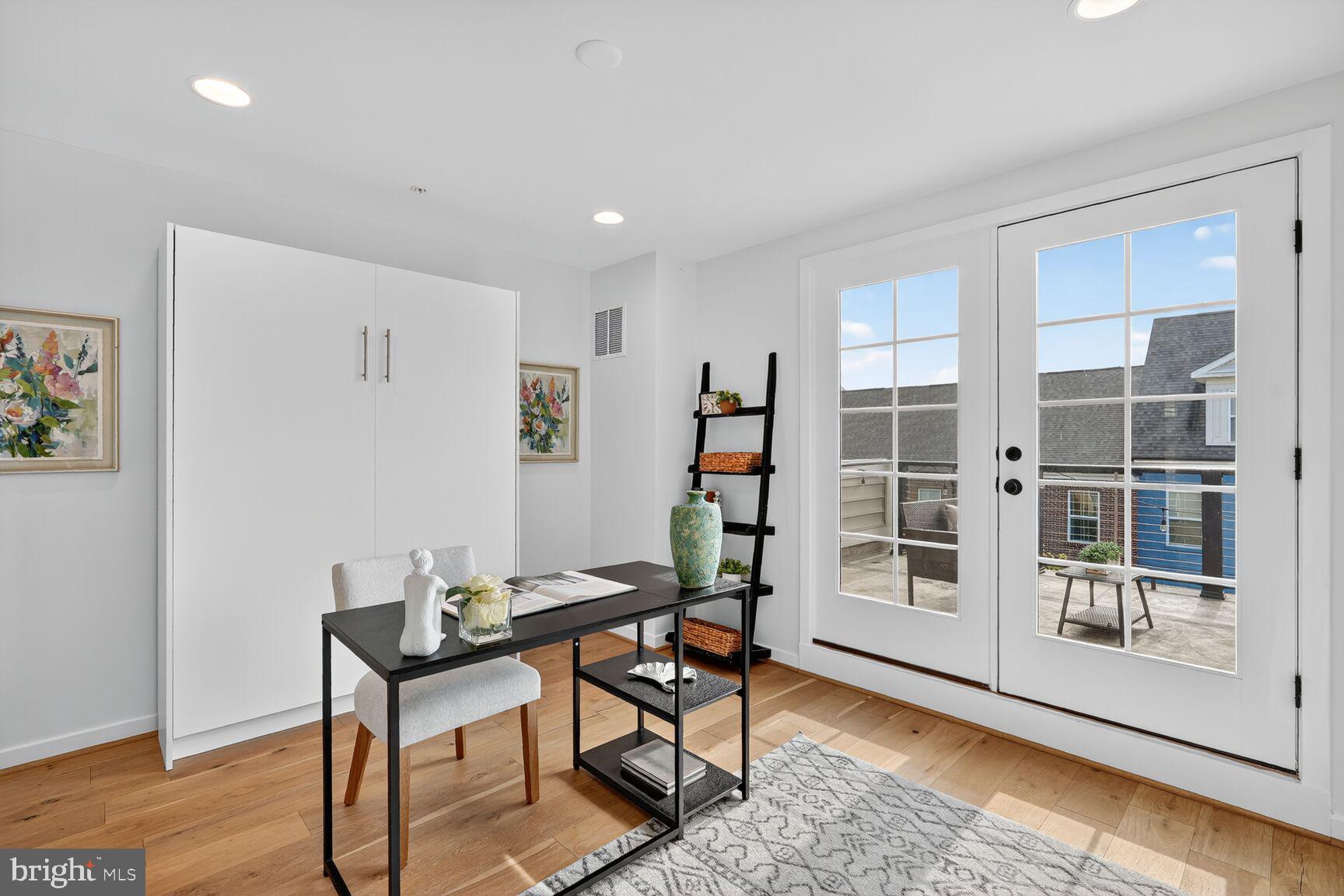 GLENMONT METROCENTRE - Residential