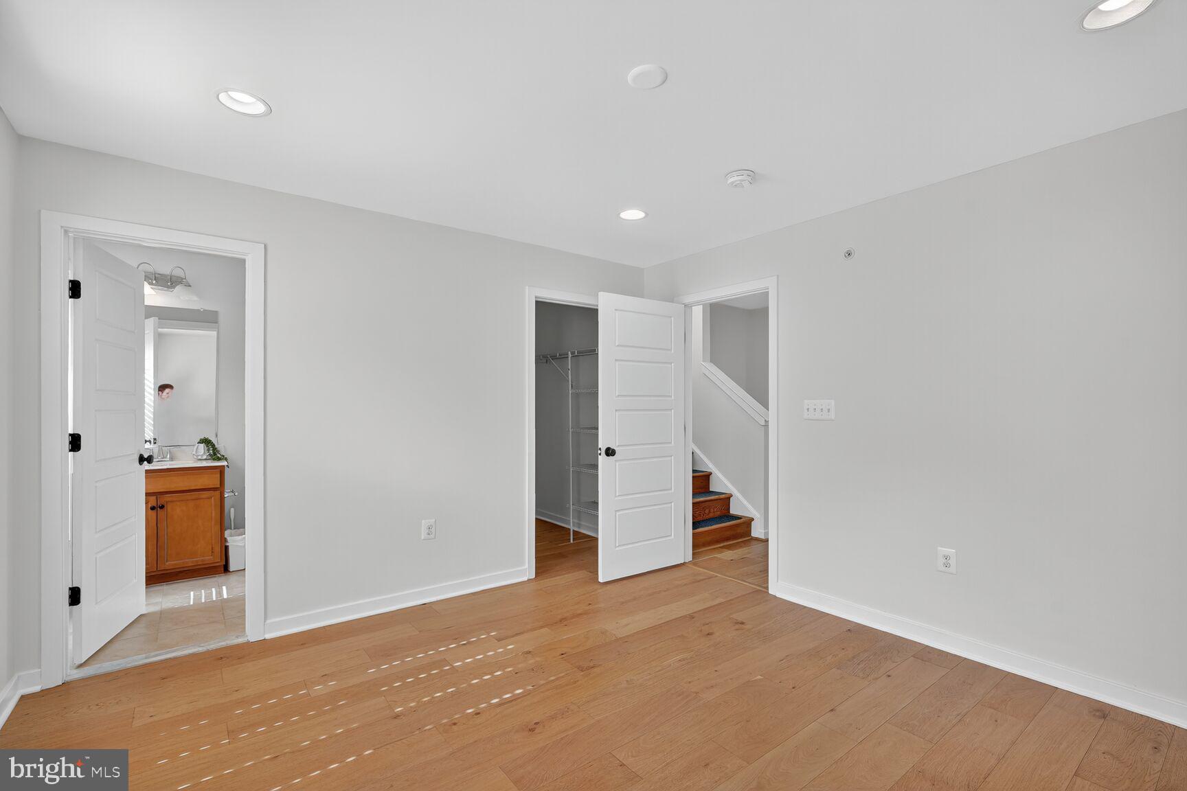 GLENMONT METROCENTRE - Residential