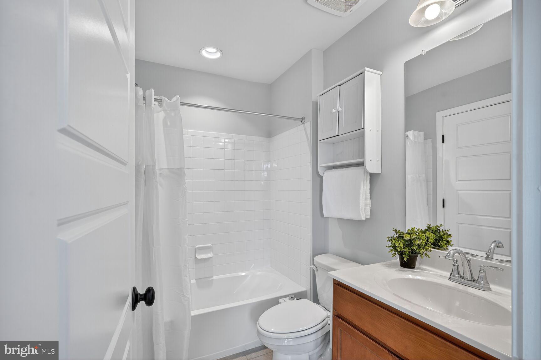 GLENMONT METROCENTRE - Residential