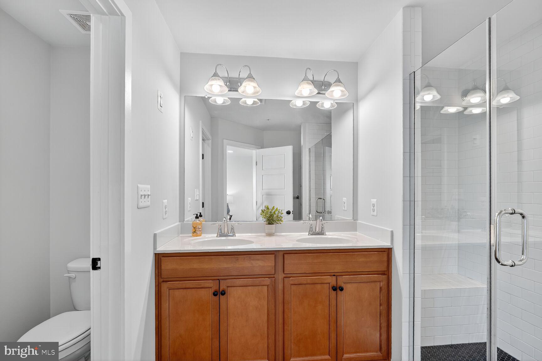 GLENMONT METROCENTRE - Residential