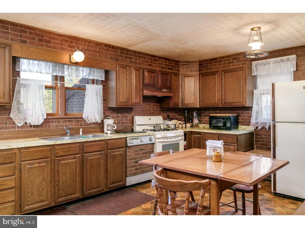 Photo of 416 Madison Avenue, WILLIAMSTOWN, NJ 08094 (MLS # NJGL2065526)