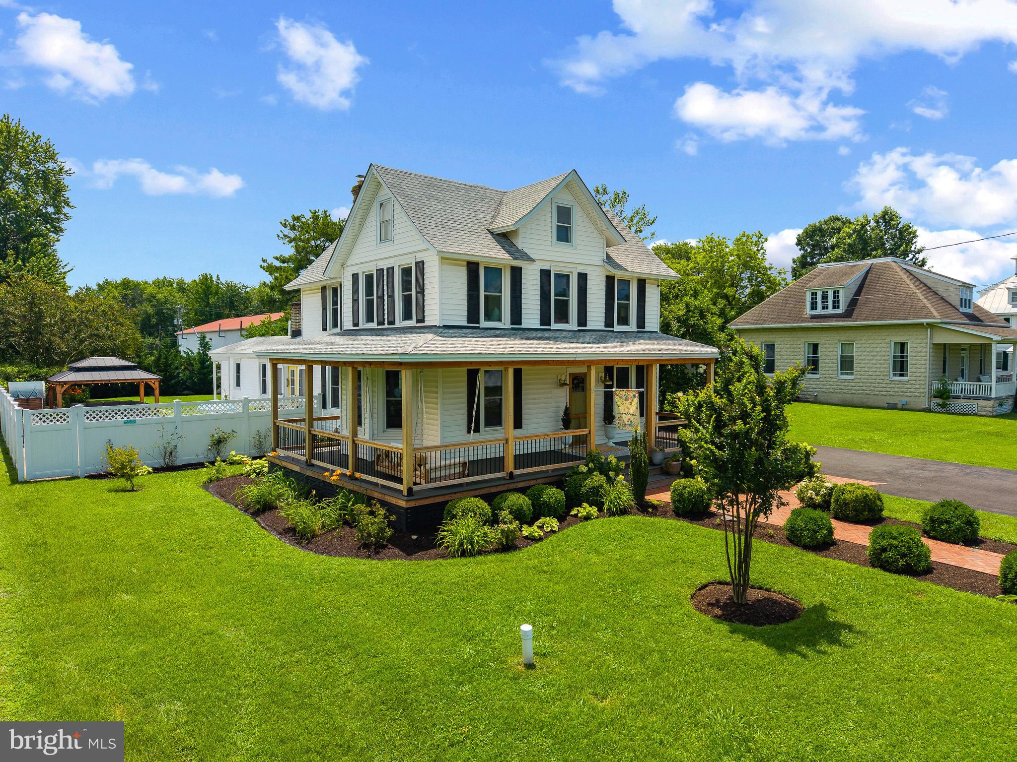 618 LOVE POINT ROAD