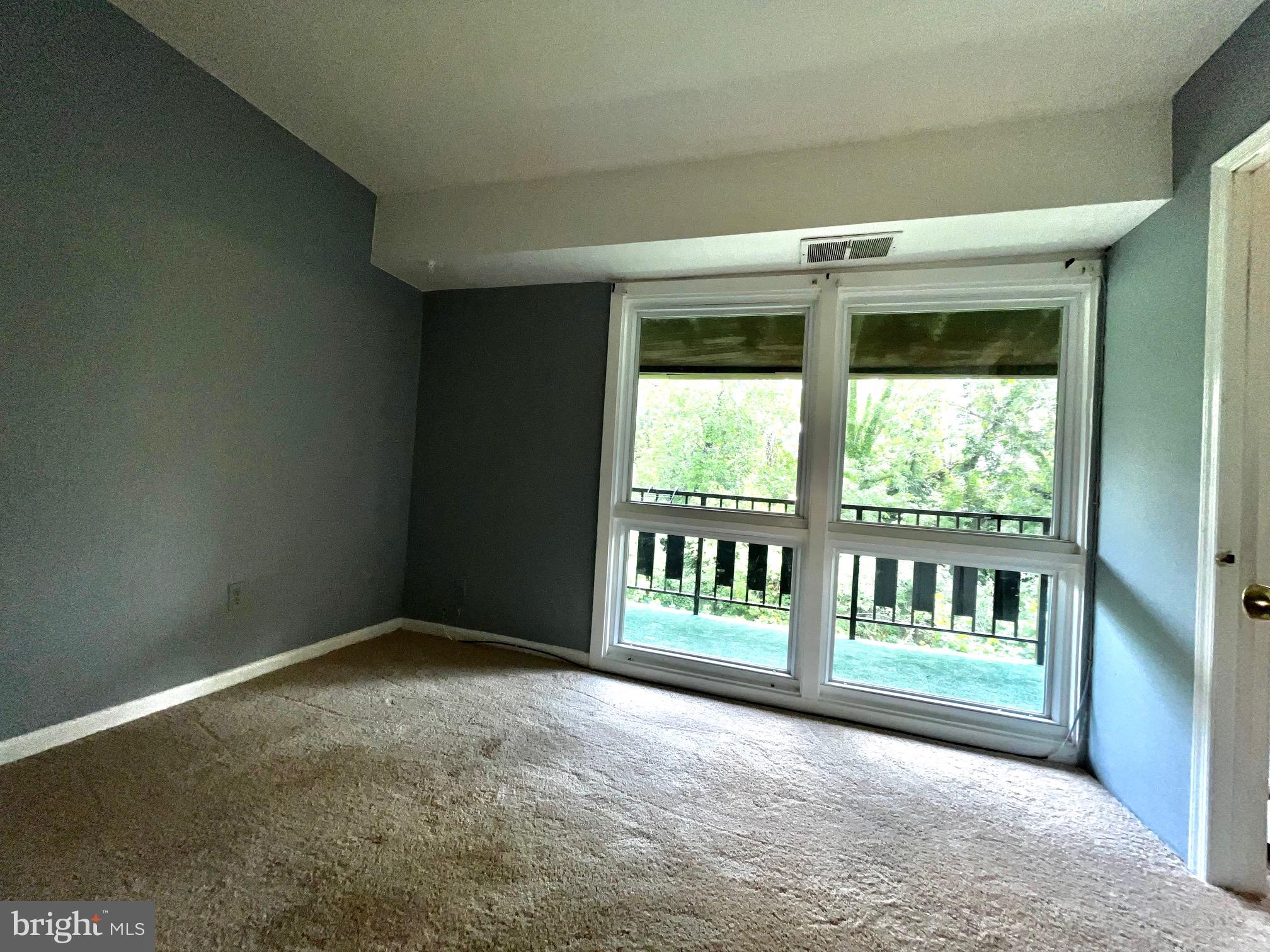 HUNTCREST CONDOMINIUM - Residential