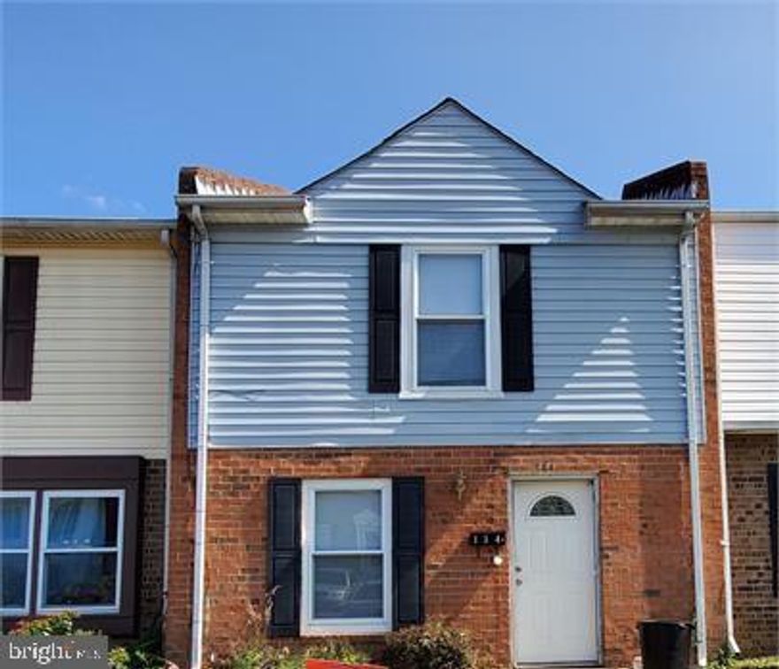 Two-level townhouse featuring 2 bedrooms, 1.5 baths. Townhome located in the City of Fredericksburg close to Central Park. Features 2 bedrooms on the upper level with one full bath. Half bath on the main level. Fenced backyard. Great location and won't last long.