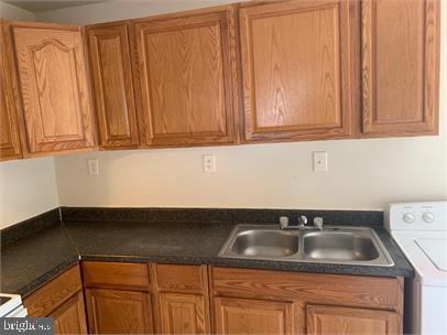 CENTRAL PARK TOWNHOMES - Residential Lease