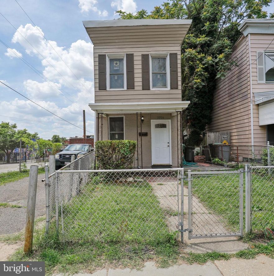 Welcome home to this newly renovated, charming detached home in Waverly. This lovely  home features a gorgeous kitchen, newly renovated bathroom, 2 bedrooms, 2 full baths, new carpet upstairs/on steps, hardwood floors on main level, 3 ceiling fans, fresh paint, and a quaint backyard complete with shed. Won't be on the market long, so book your showing today!