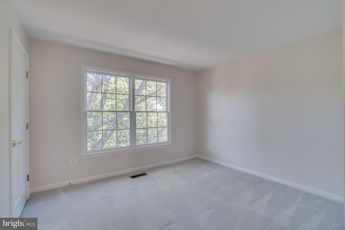 COLONIAL HEIGHTS - Residential Lease