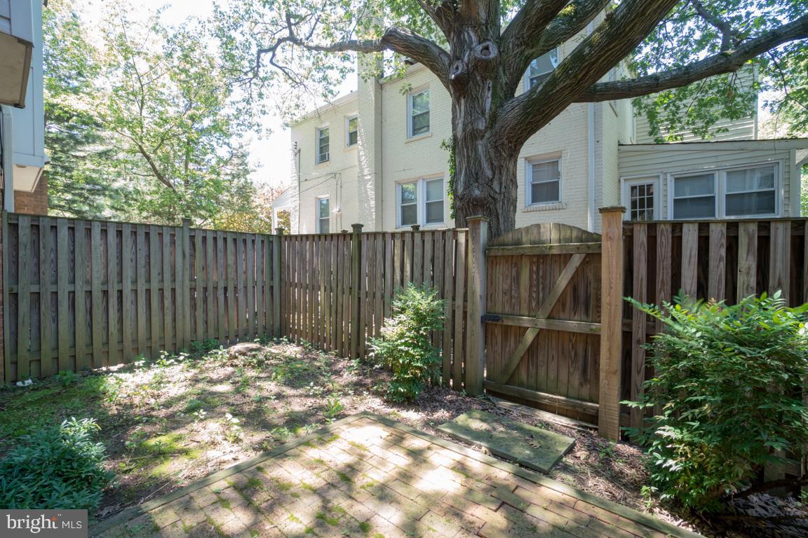 COLONIAL HEIGHTS - Residential Lease