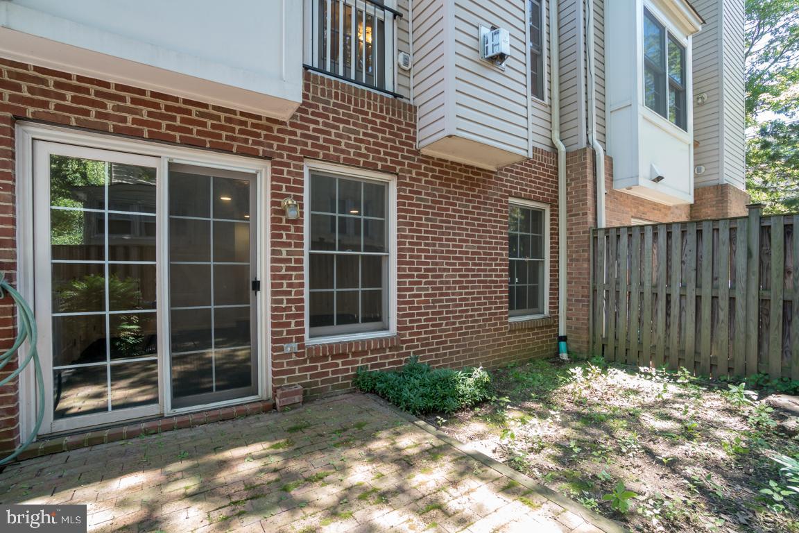 COLONIAL HEIGHTS - Residential Lease