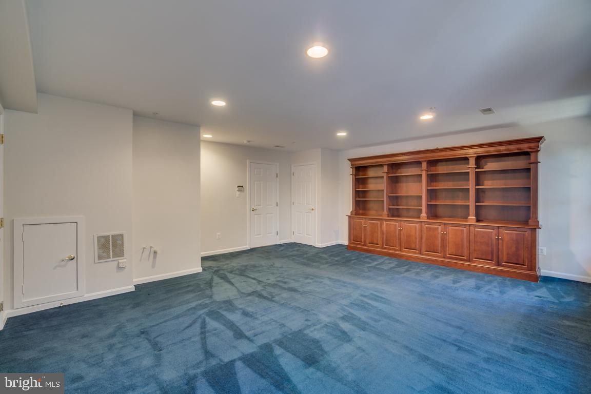 COLONIAL HEIGHTS - Residential Lease