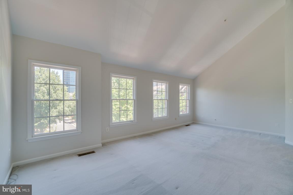 COLONIAL HEIGHTS - Residential Lease