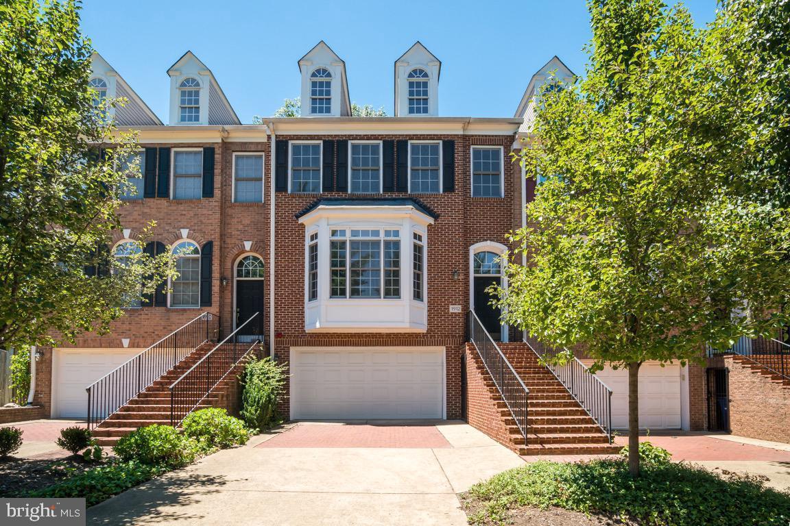 COLONIAL HEIGHTS - Residential Lease