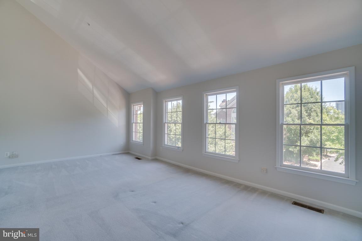 COLONIAL HEIGHTS - Residential Lease