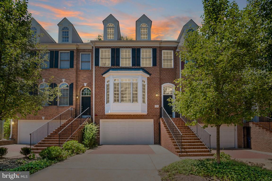 COLONIAL HEIGHTS - Residential Lease