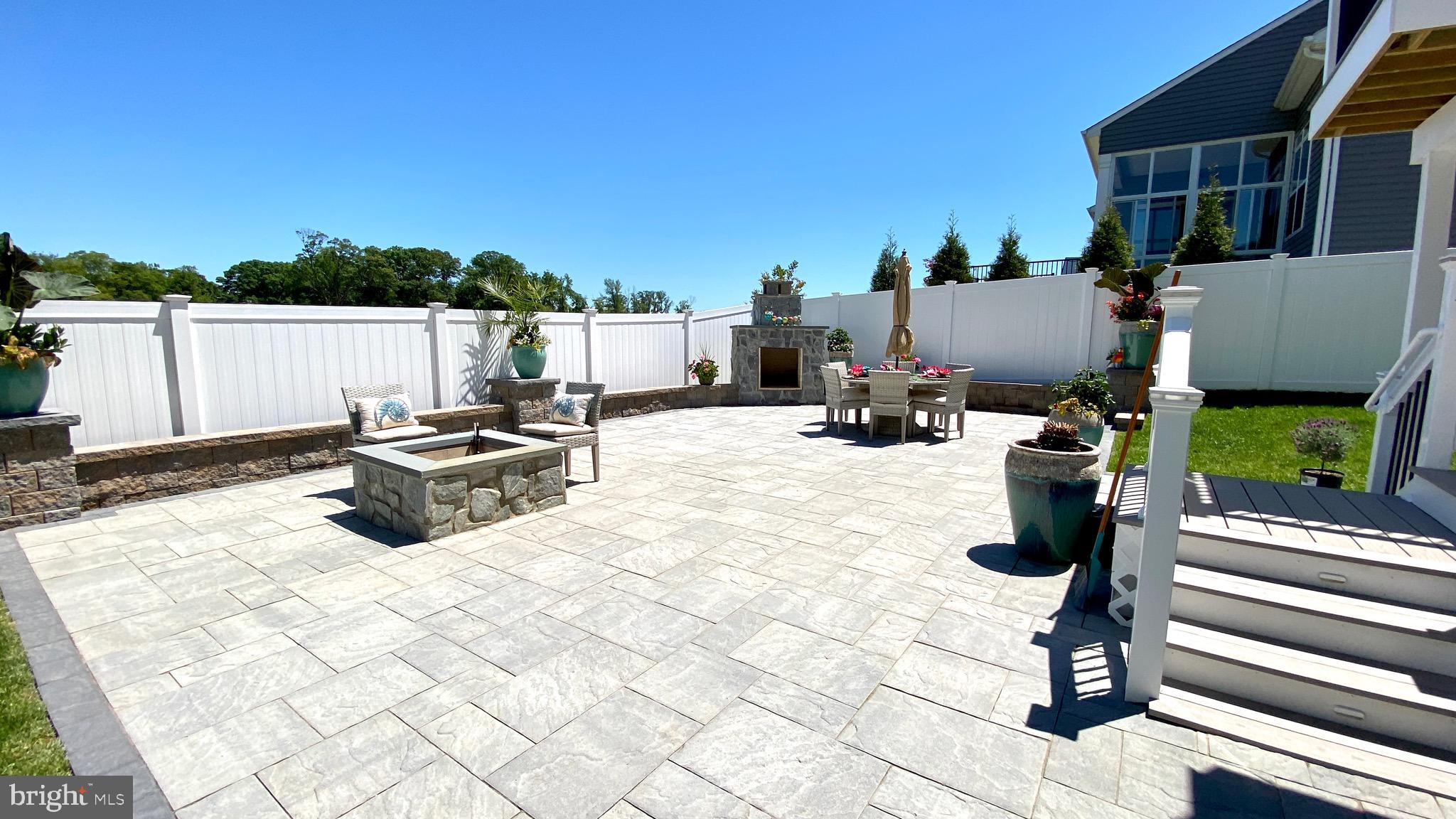 MONARCH GLEN - Residential