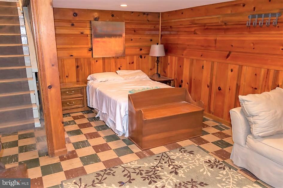 VIRGINIA HEIGHTS - Residential Lease