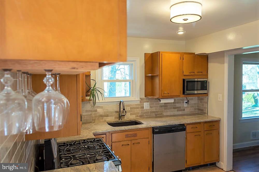 VIRGINIA HEIGHTS - Residential Lease