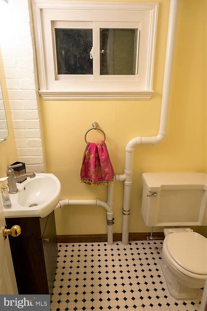 VIRGINIA HEIGHTS - Residential Lease