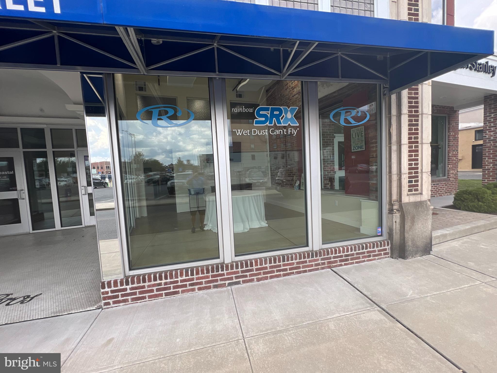 +/- 1,500 SF office unit located on the first floor of Downtown Salisbury's Riverview Commons building. Join Gillis Gilkerson, NAI Coastal and Morgan Stanley in this freshly redeveloped building. The unit offers glass frontage on West Market Street, private parking, and close proximity to all that Downtown offers. Perfect for any number of small office users or retailers. Available February 1, 2022.