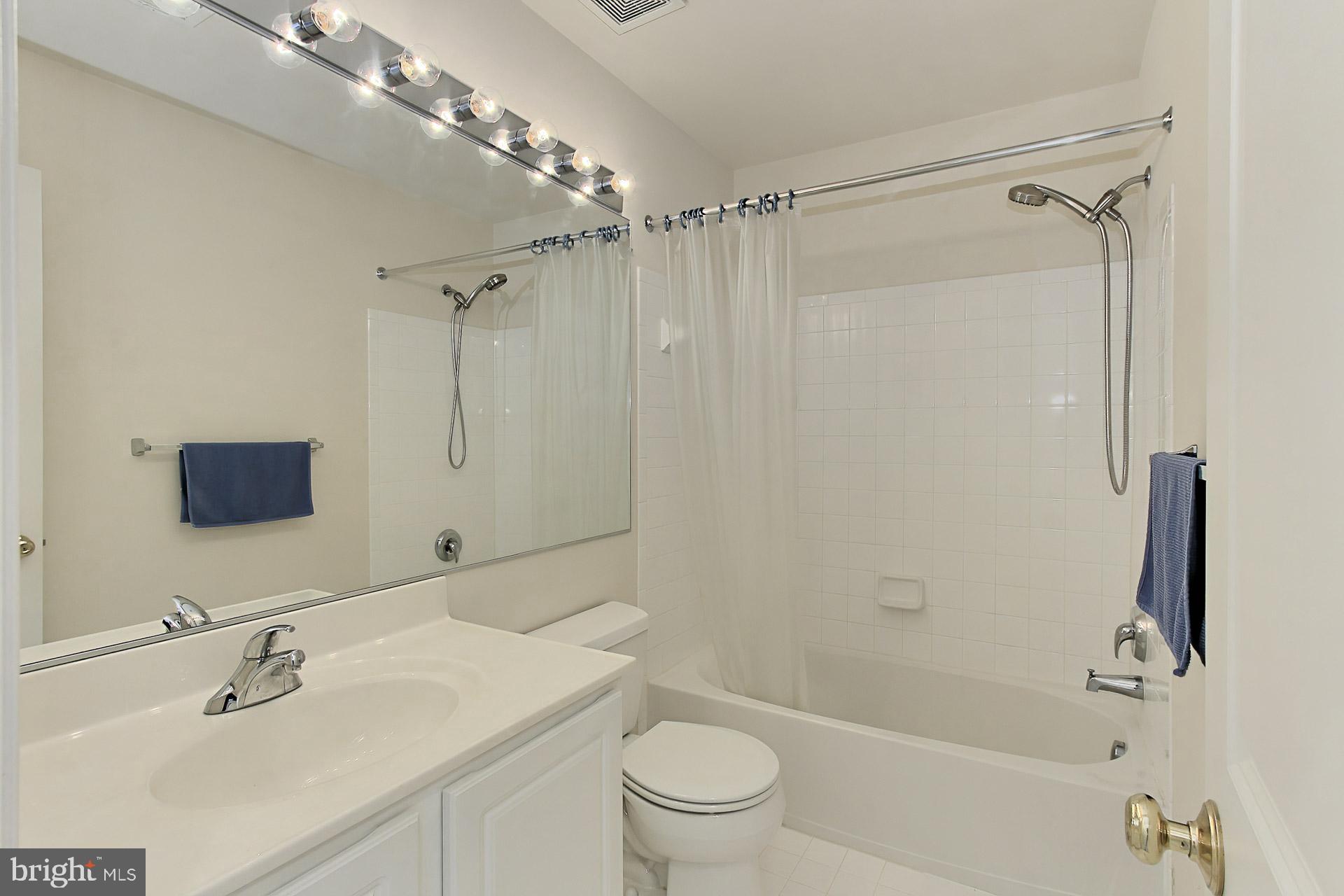 BROADLANDS SOUTH - Residential