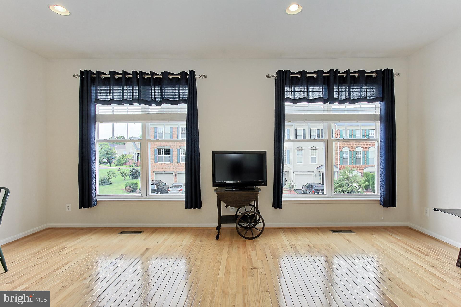 BROADLANDS SOUTH - Residential