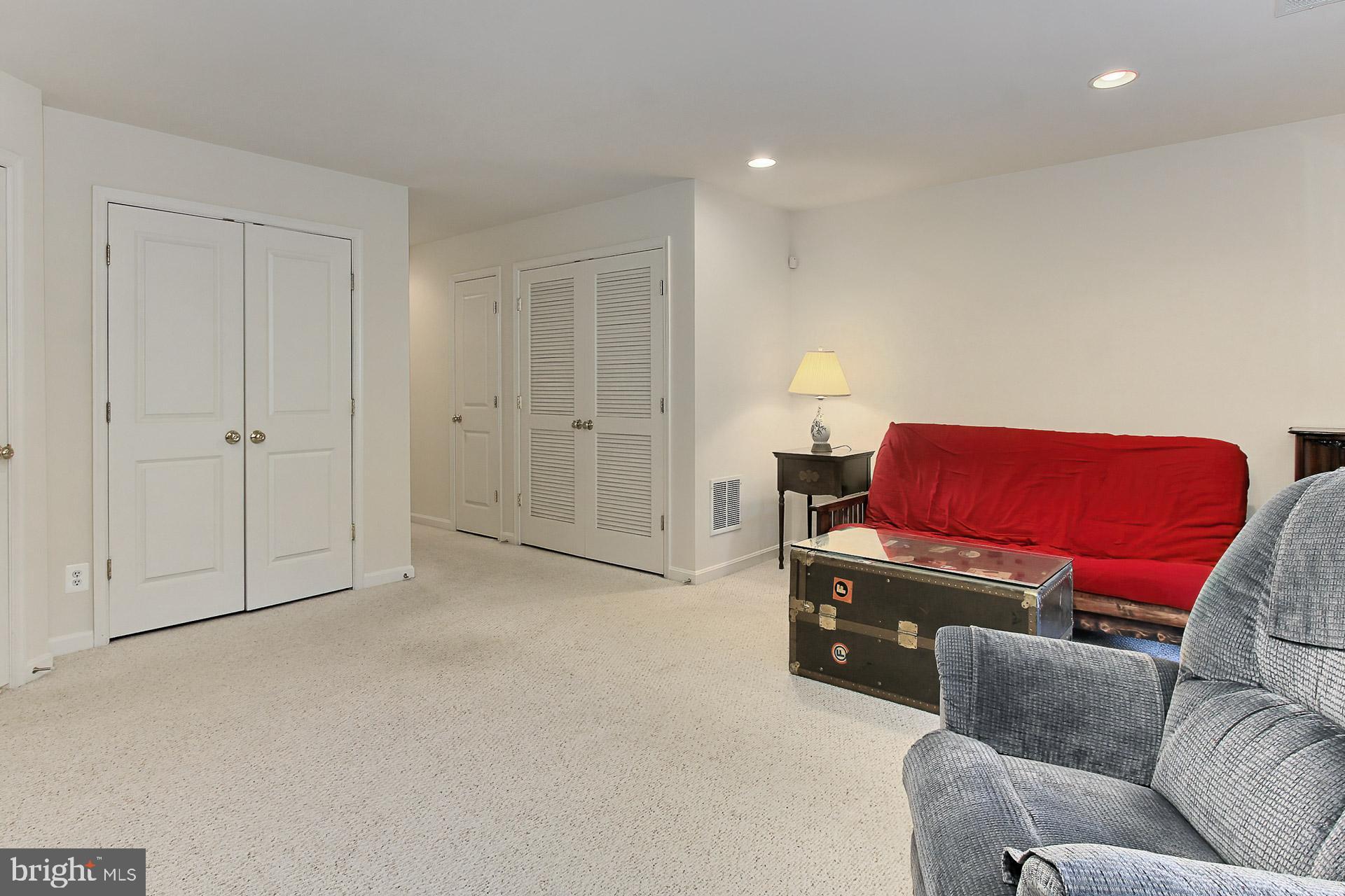 BROADLANDS SOUTH - Residential