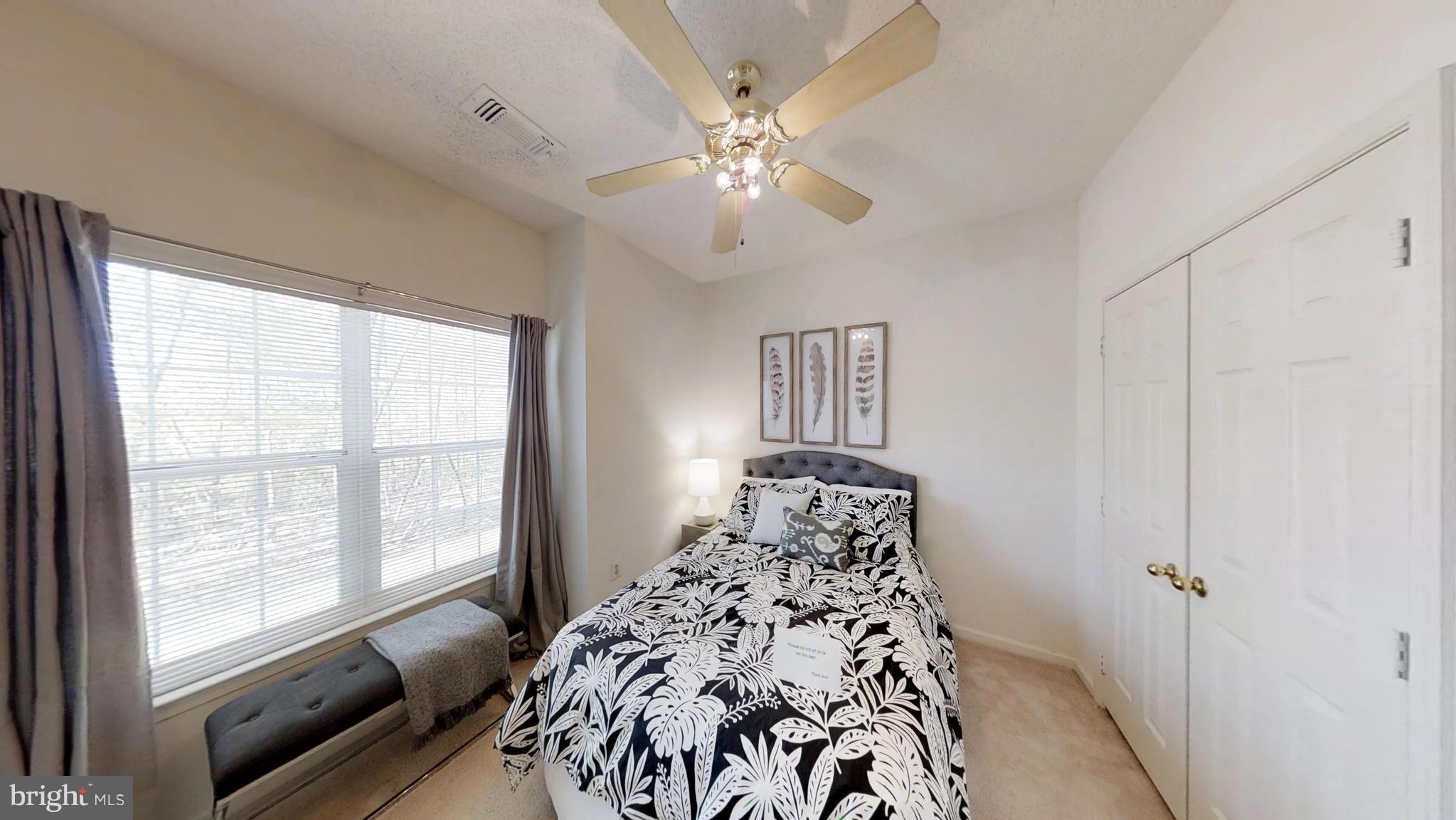 EDGEWATER AT TOWN CENTER - Residential