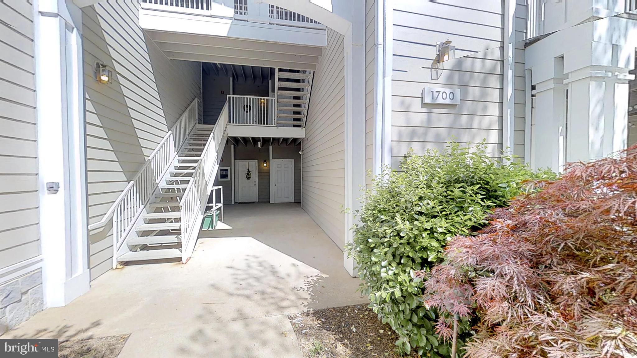 EDGEWATER AT TOWN CENTER - Residential