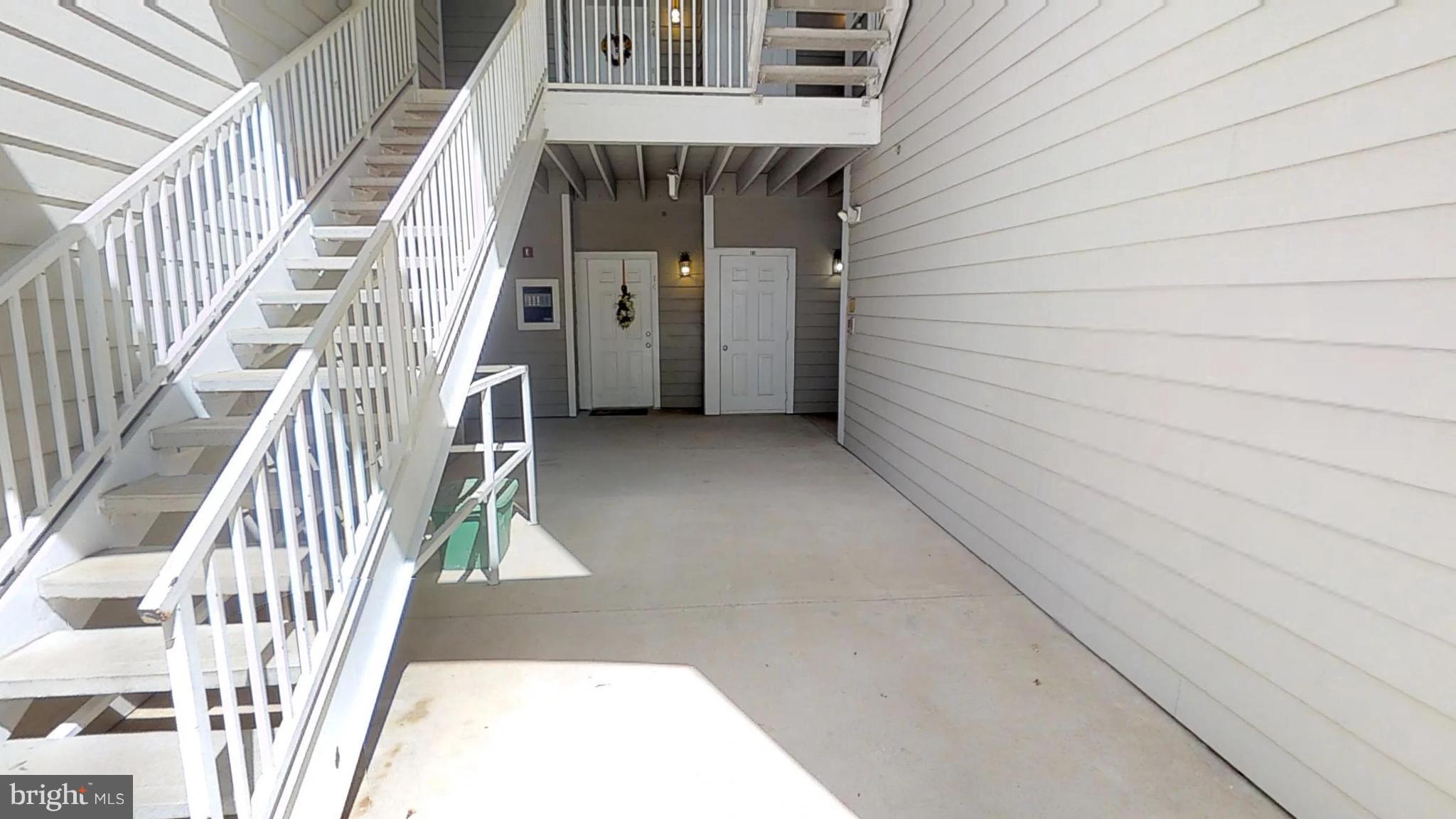 EDGEWATER AT TOWN CENTER - Residential