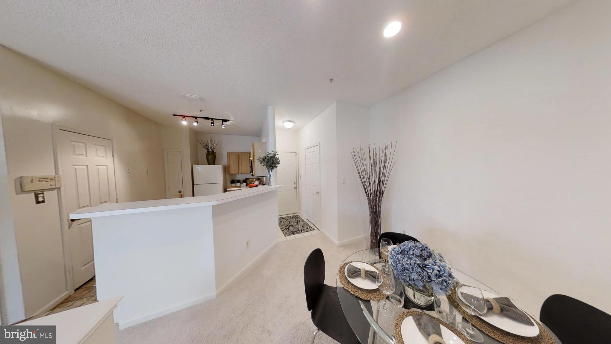 EDGEWATER AT TOWN CENTER - Residential