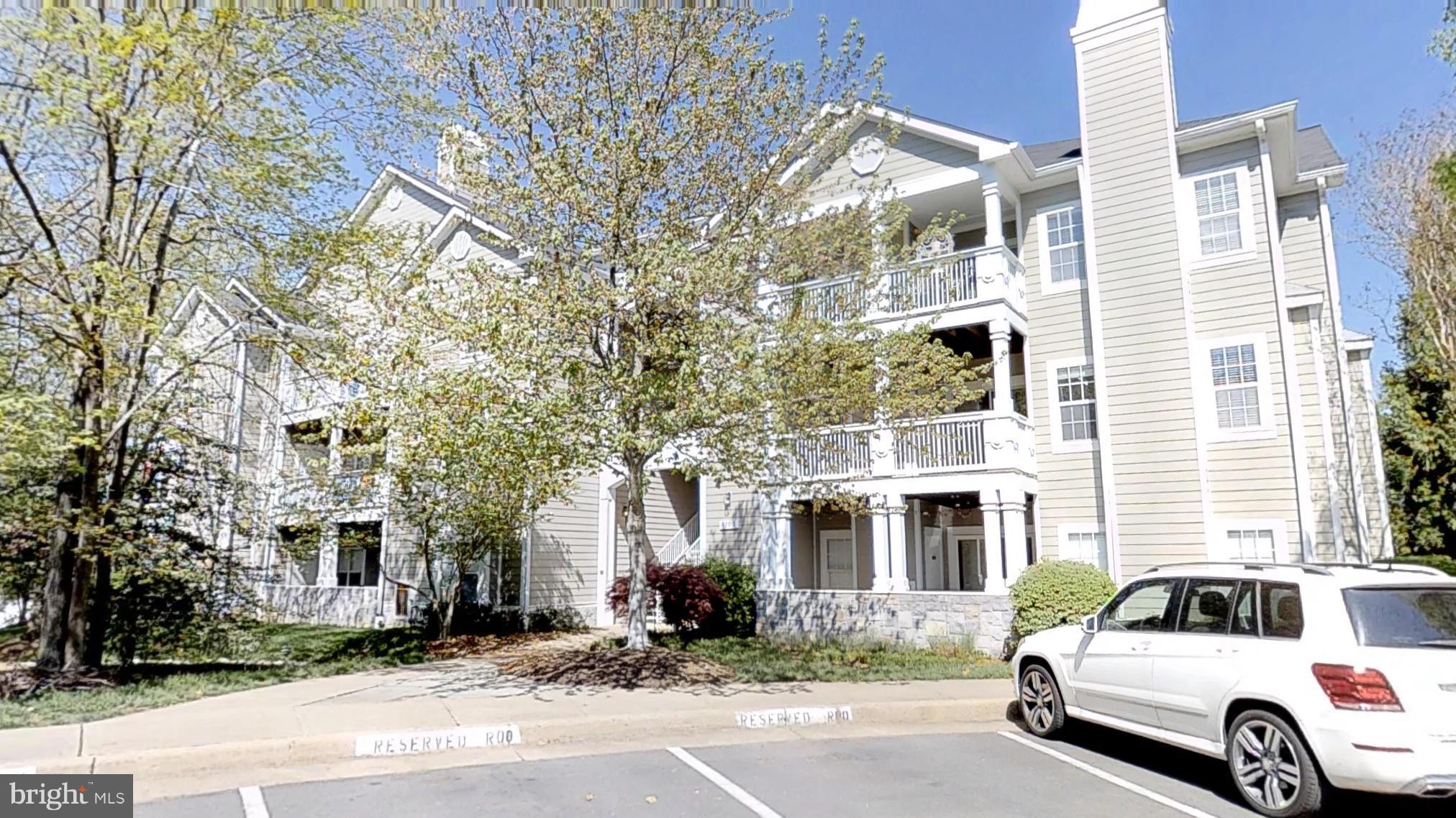 EDGEWATER AT TOWN CENTER - Residential