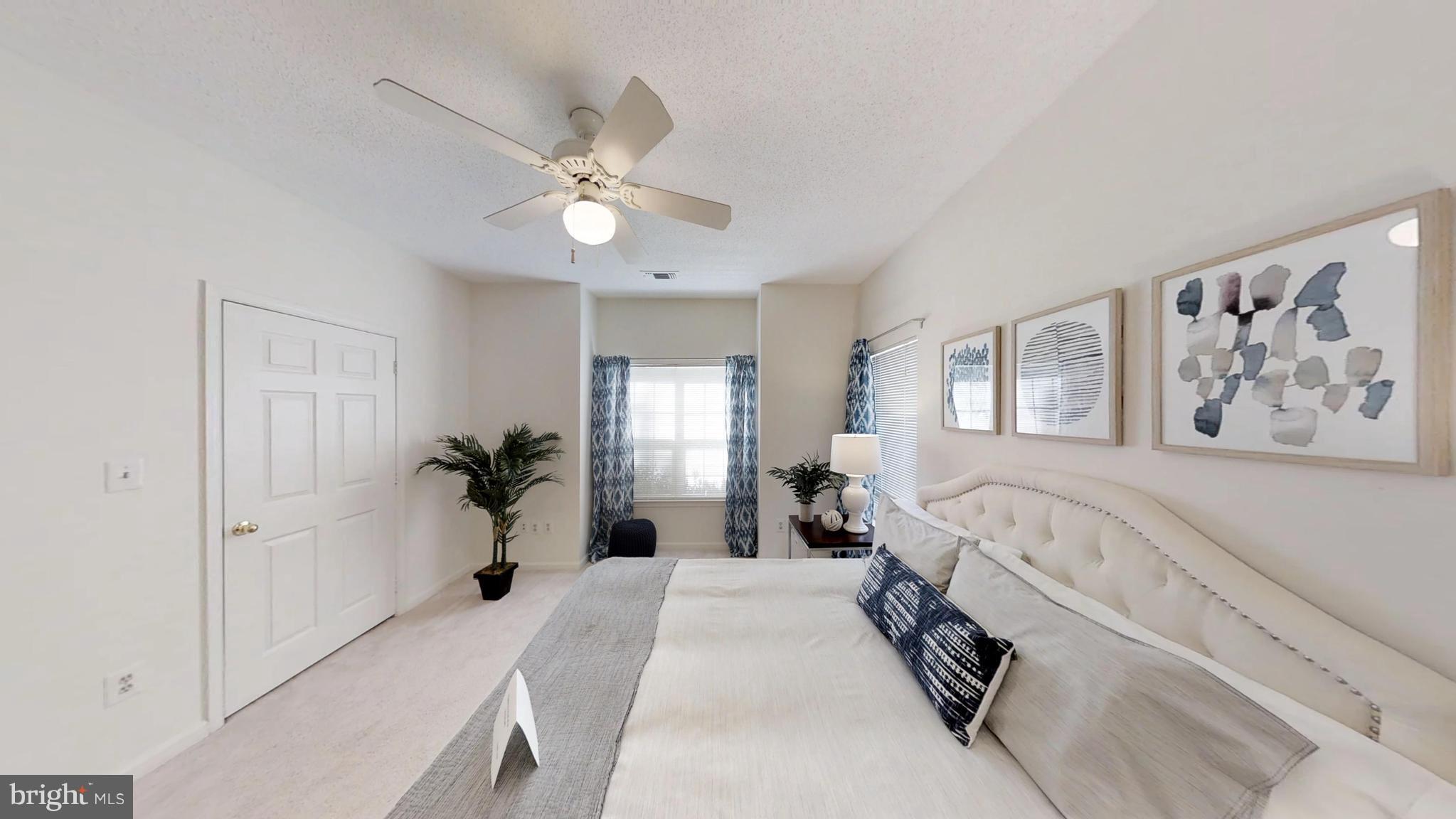 EDGEWATER AT TOWN CENTER - Residential