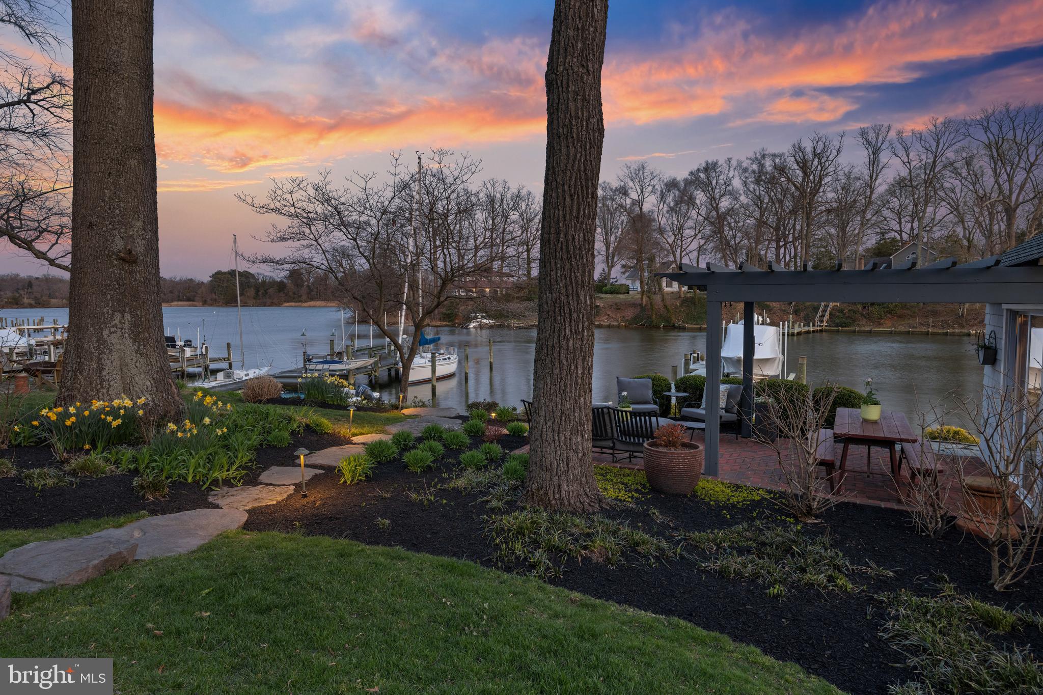 WHITEHALL BEACH - Residential