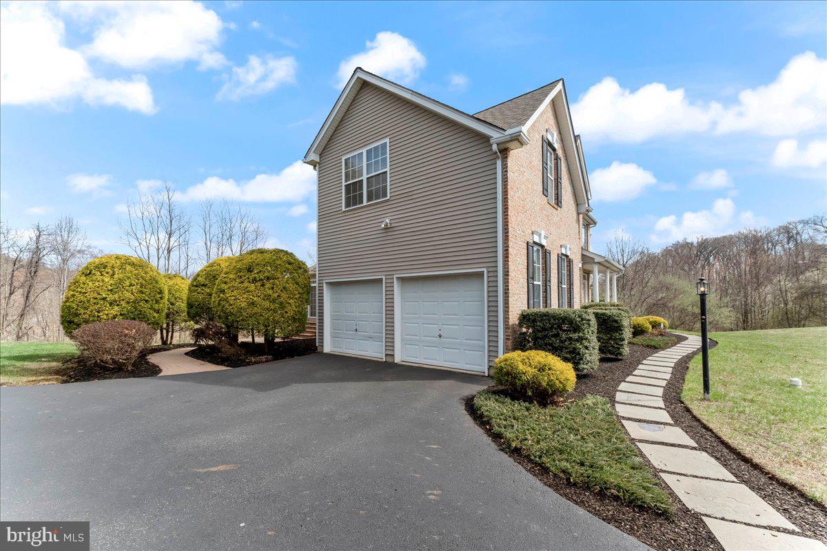 VALLEYBROOKE CHASE - Residential