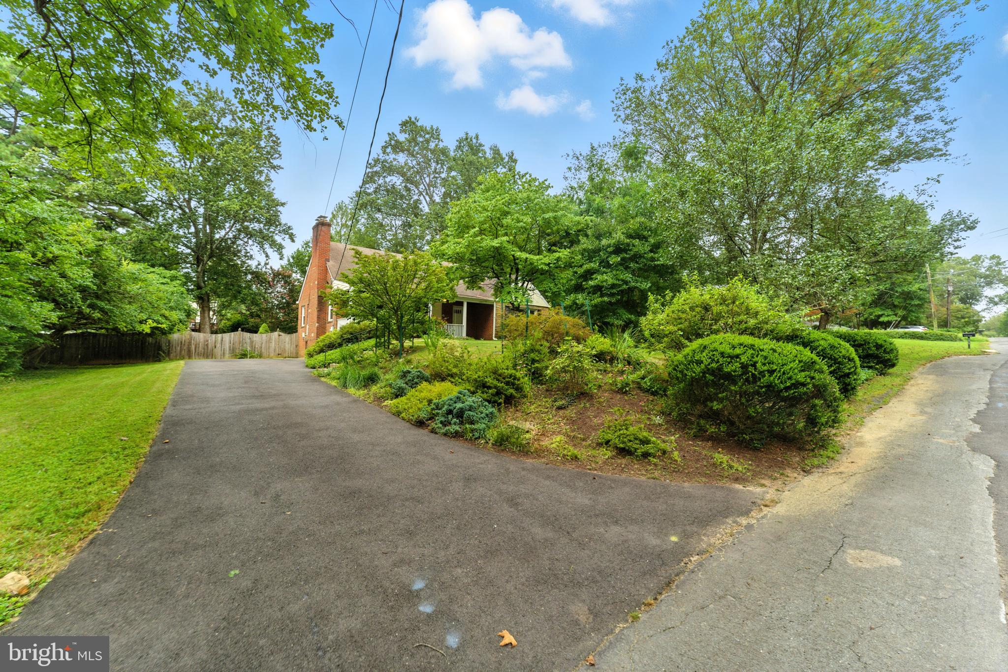 12807 TWO FARM DRIVE