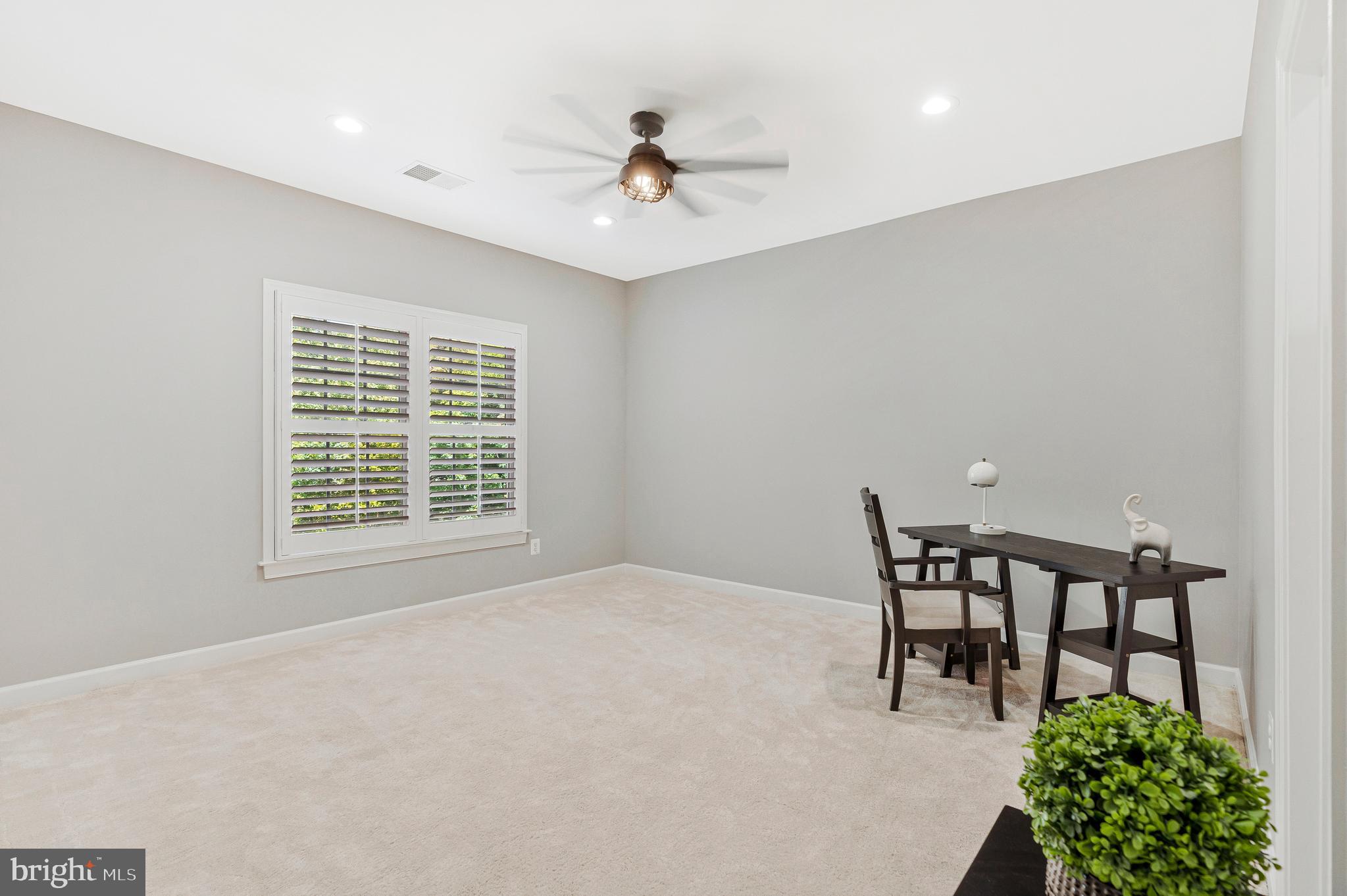 LANSDOWNE ON THE POTOMAC - Residential