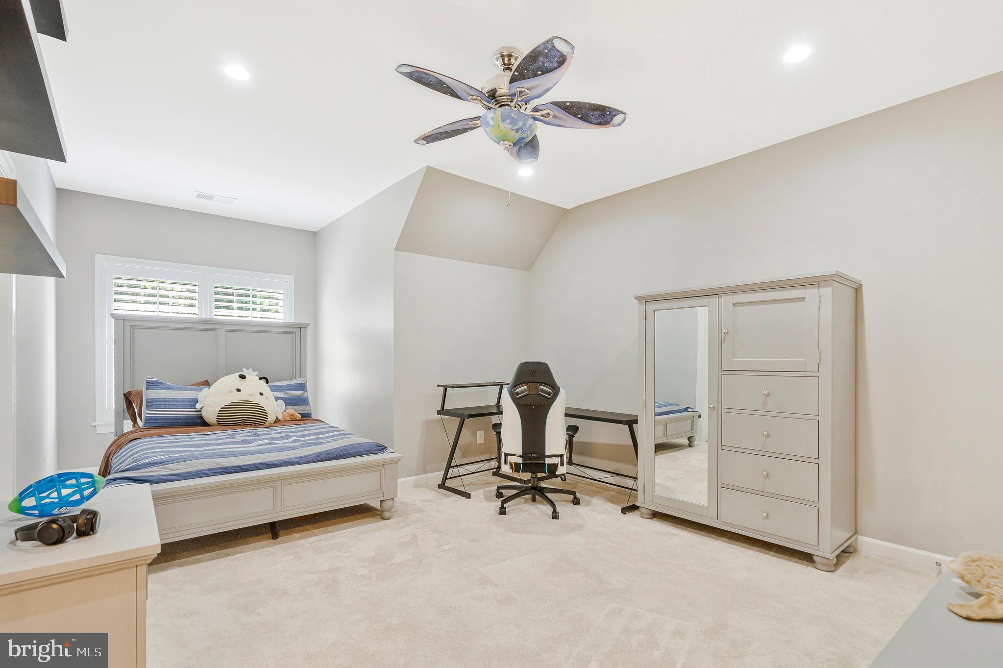 LANSDOWNE ON THE POTOMAC - Residential