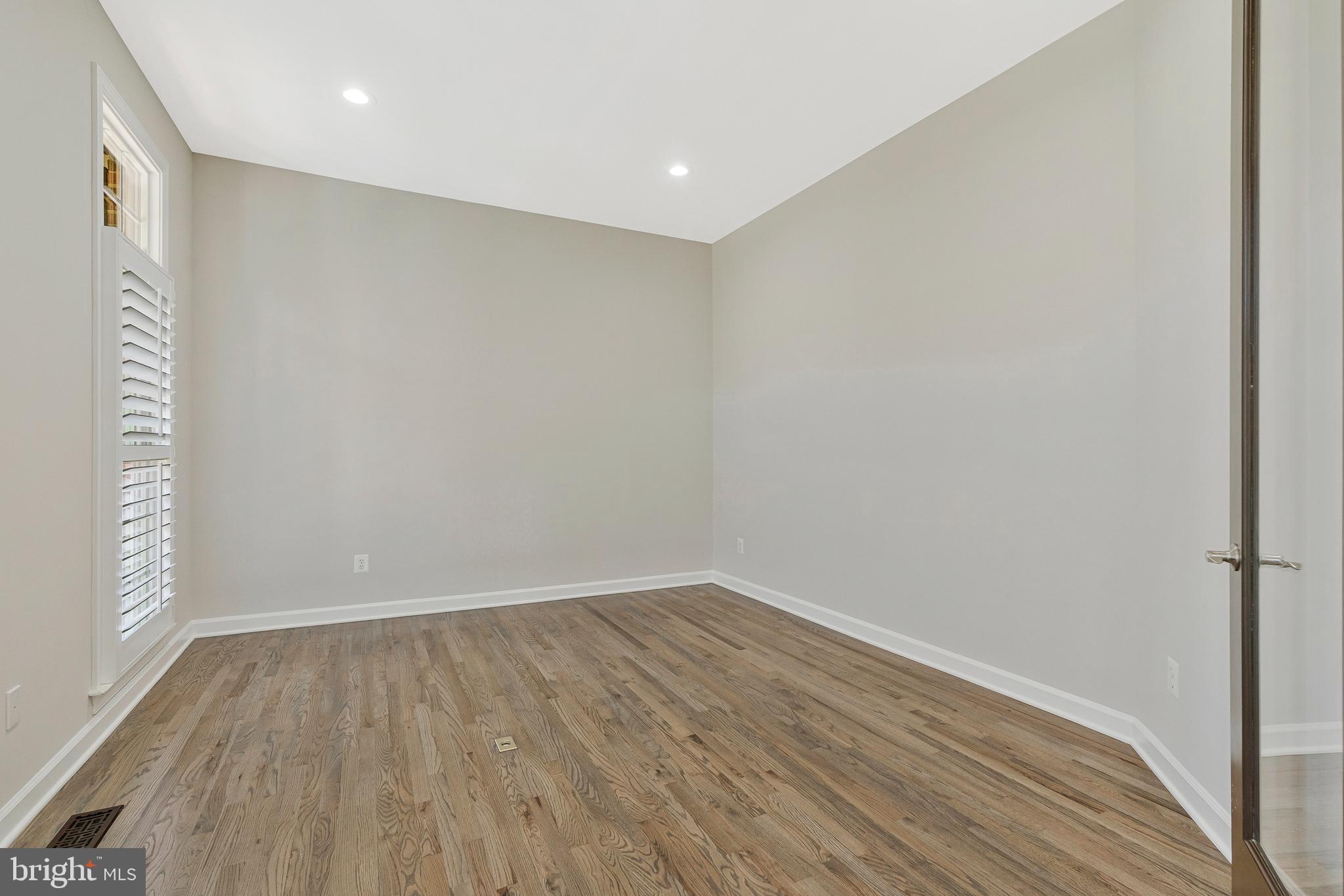 LANSDOWNE ON THE POTOMAC - Residential