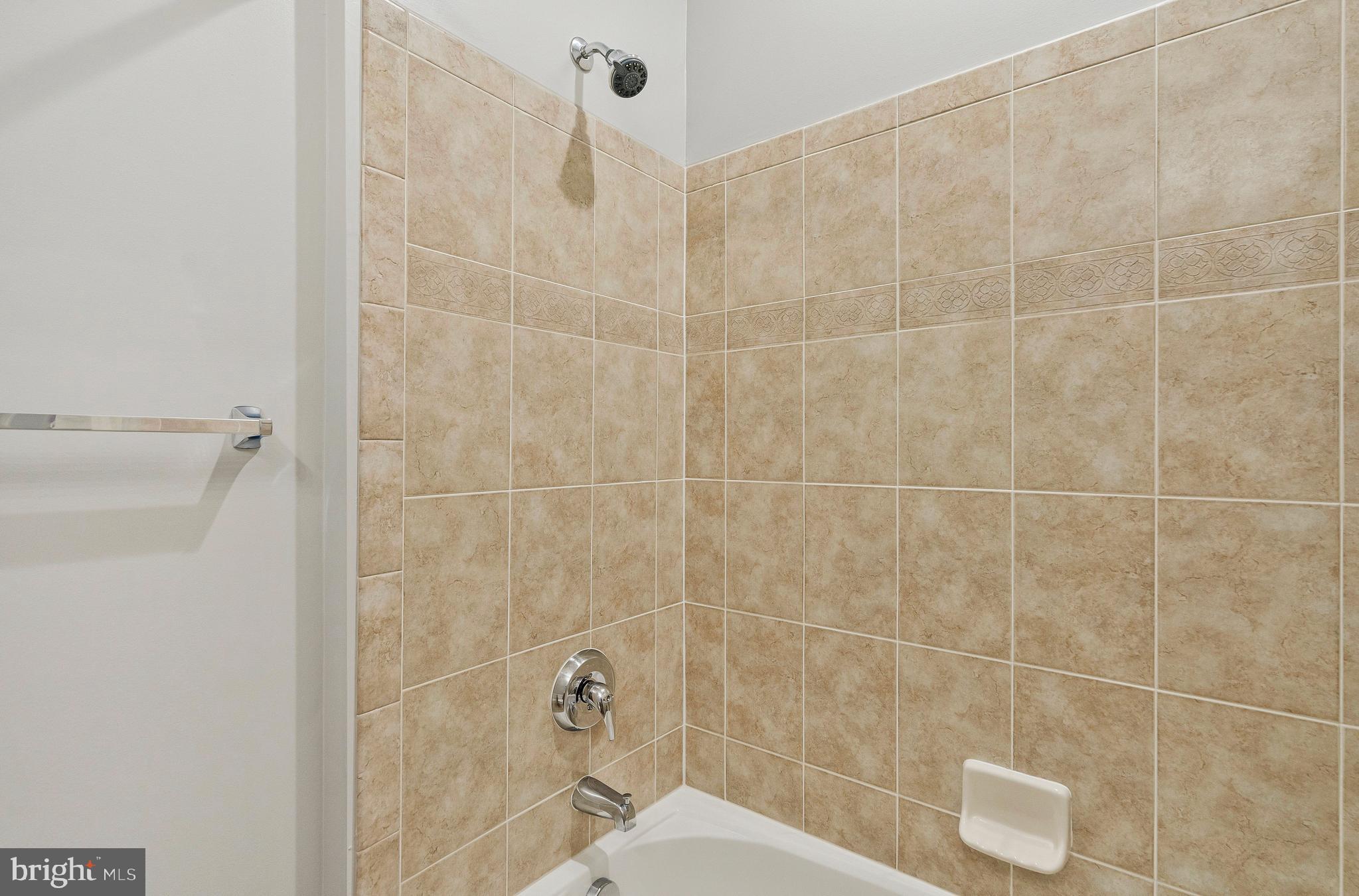 LANSDOWNE ON THE POTOMAC - Residential