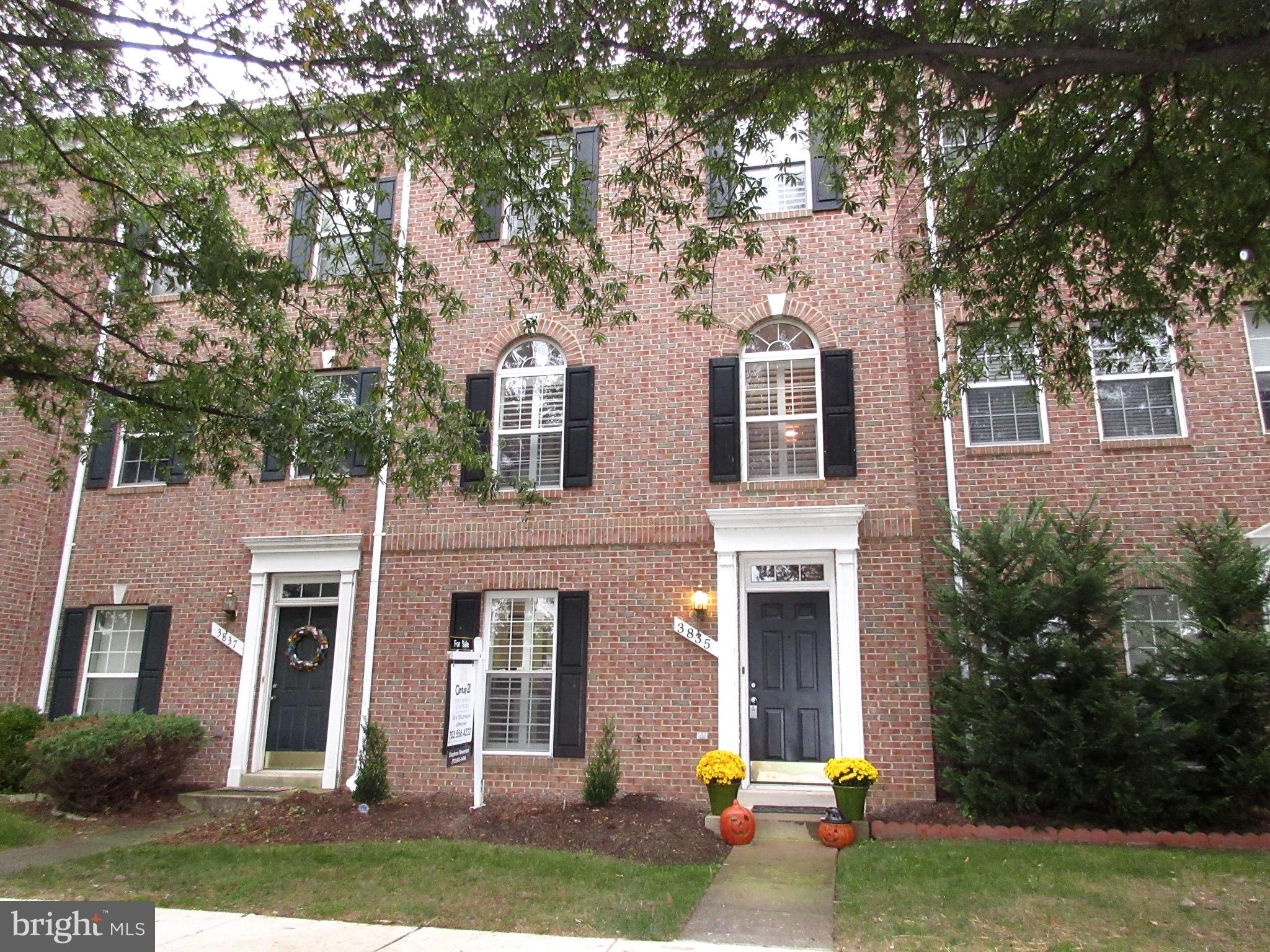 TOWNES AT CAMERON PARKE - Residential