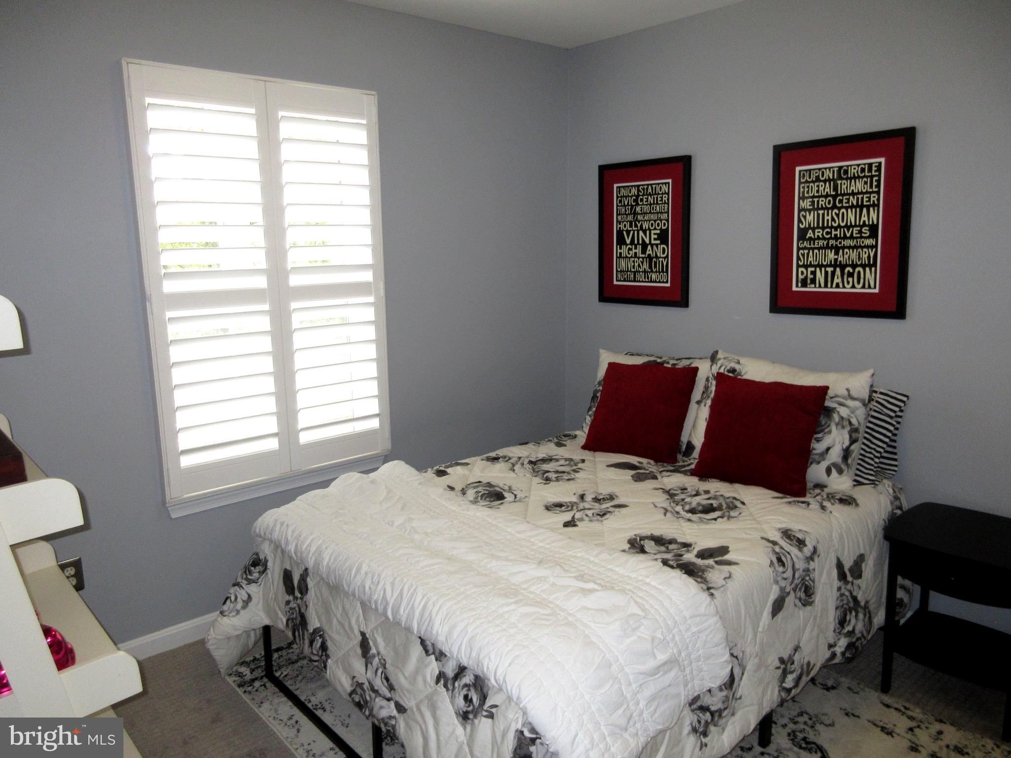 TOWNES AT CAMERON PARKE - Residential