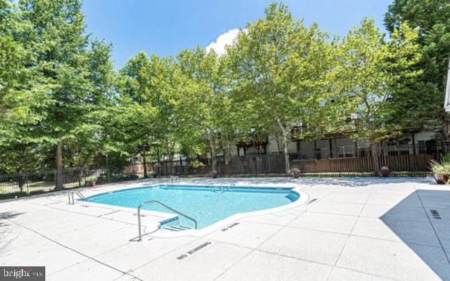 TOWNES AT CAMERON PARKE - Residential