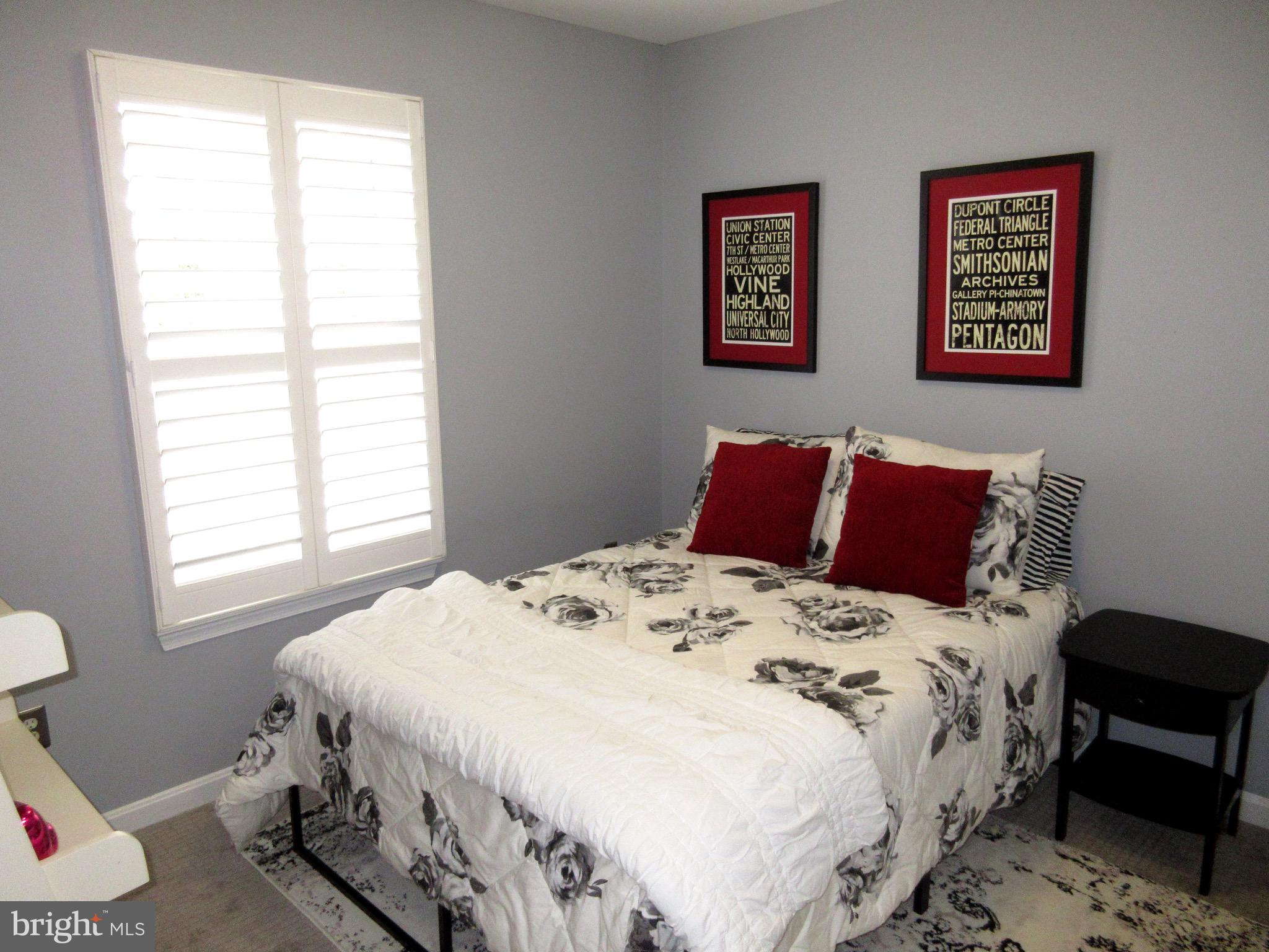 TOWNES AT CAMERON PARKE - Residential