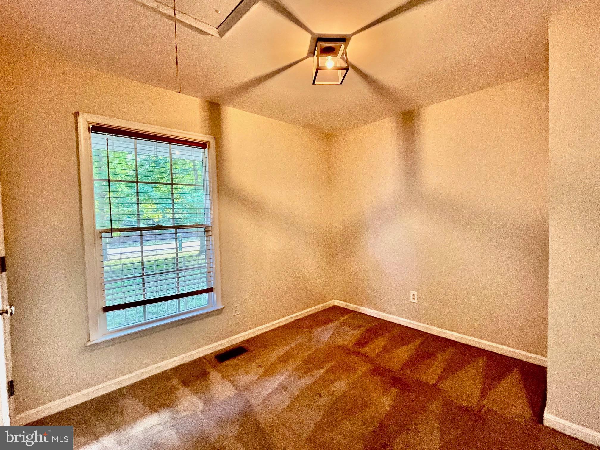 LAKE CAROLINE - Residential Lease