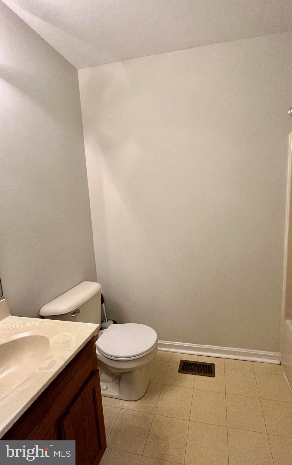 LAKE CAROLINE - Residential Lease